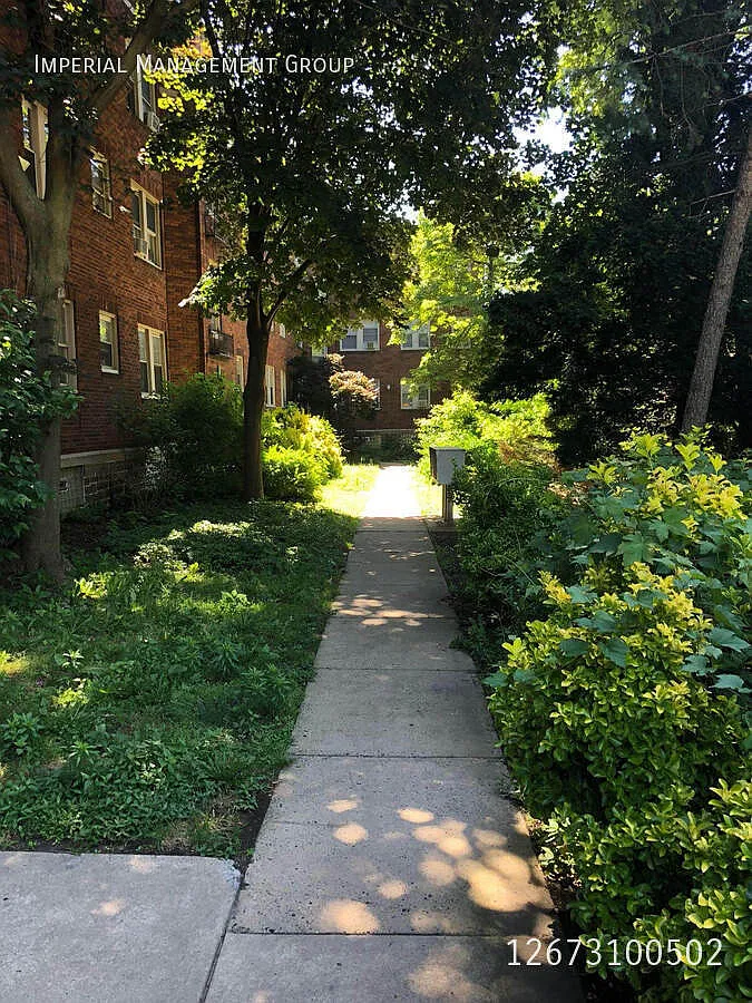 144 W Allens Ln — Photo 2