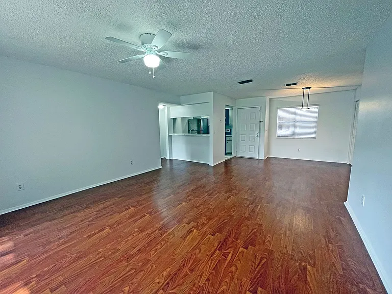 4207 Winding Moss Trl #208 — Photo 9