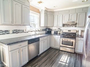 411 Wheatsheaf Rd, Roselle, NJ 07203