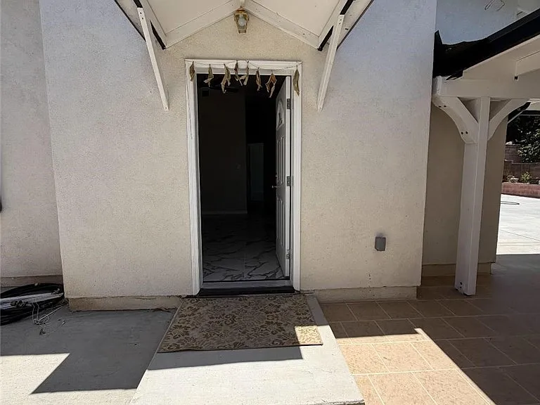 10600 Hillview Ave — Photo 1