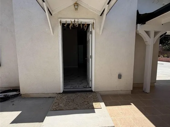 10600 Hillview Ave, Chatsworth, CA 91311