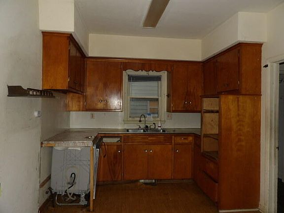 5th image of 803 Ira Ave