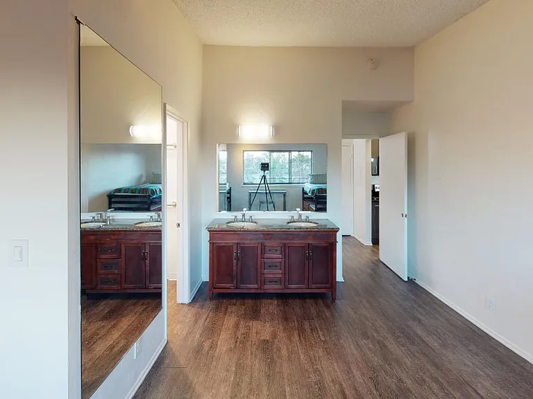 831 Cliff Dr — Photo 33