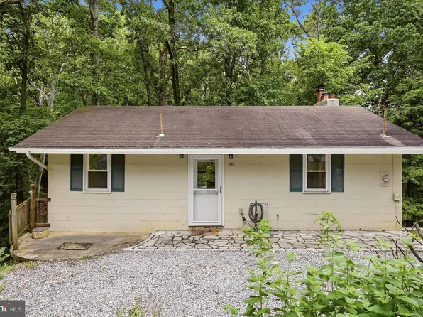 692 Laurel Ln, Bluemont, VA 20135