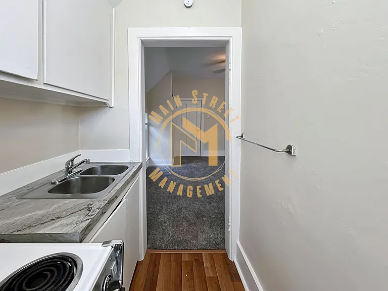 424 Dixon St — Photo 3