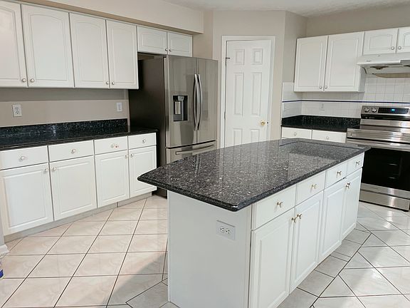 5th image of 4852 Shagbark Ct