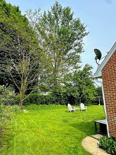 2nd image of 237 Charles St