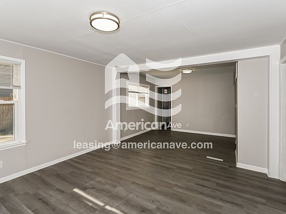 1251628_002_living_room_12708142.jpg