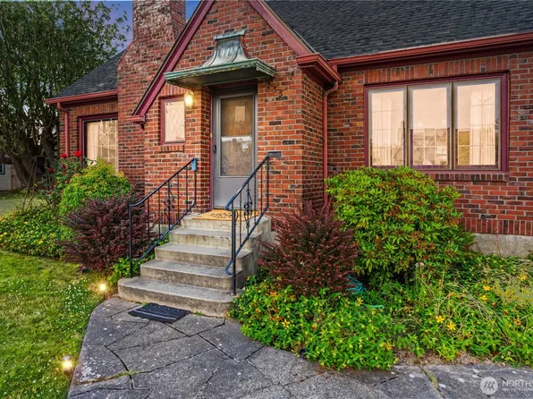 235 S 59th St, Tacoma, WA 98408