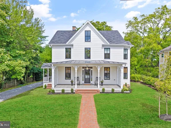 401 E Main St, Purcellville, VA 20132