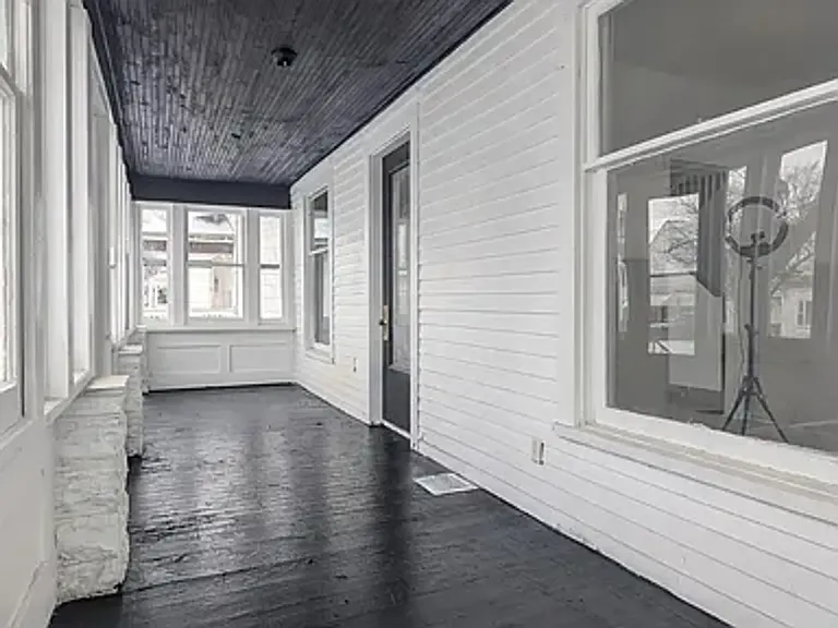 555 Haller St — Photo 11