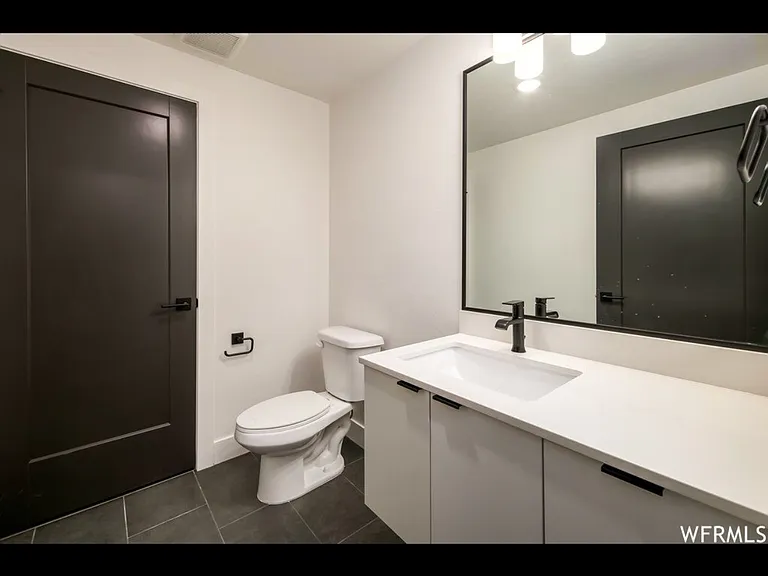933 S Washington St #111 — Photo 10