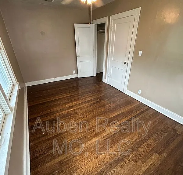 5405 Harrison St #2F — Photo 10