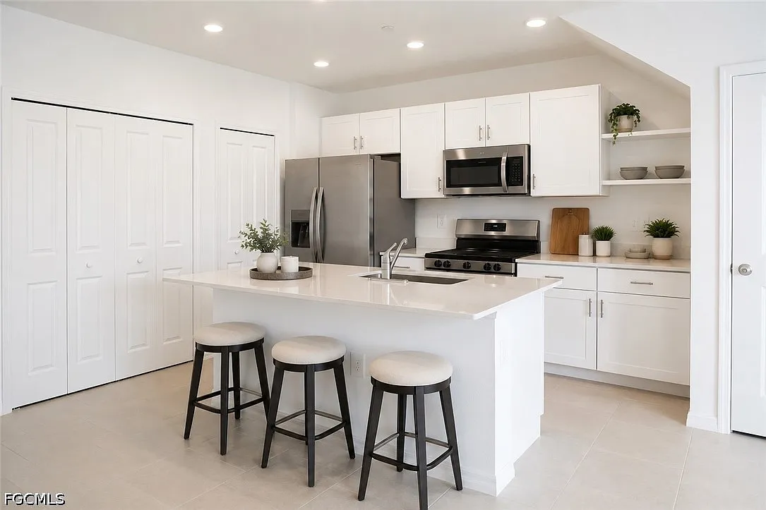 3 bed, 2.5 bath, 1347 sqft, $1,800 — Photo 2