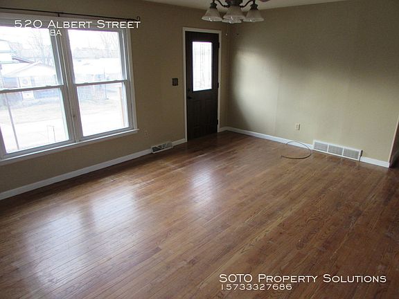3rd image of 520 Albert St