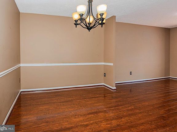 5th image of 2432 Vineyard Ln