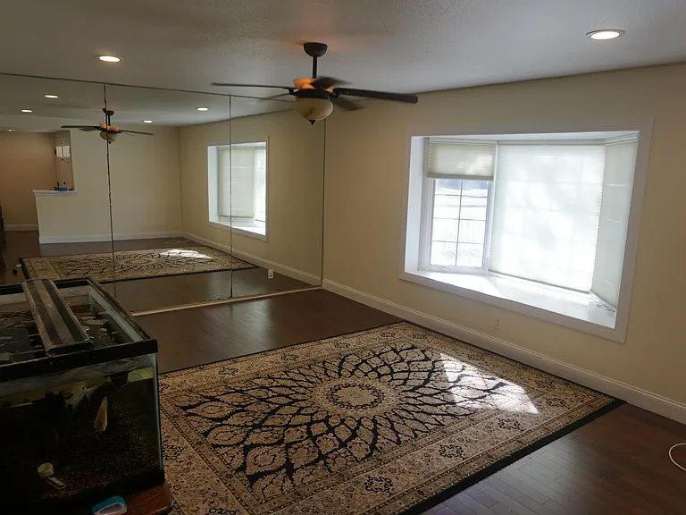1047 E Tularosa Ave — Photo 5
