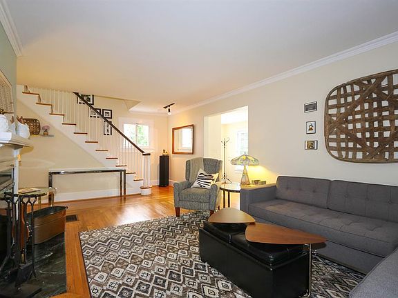 3rd image of 6588 Wooster Pike