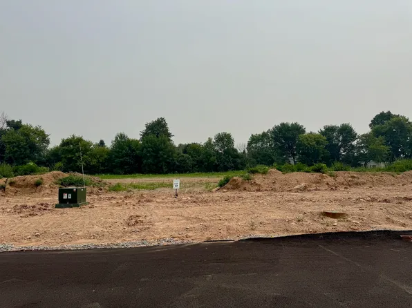 Ridgeway Dr #17, Greenville, WI 54942
