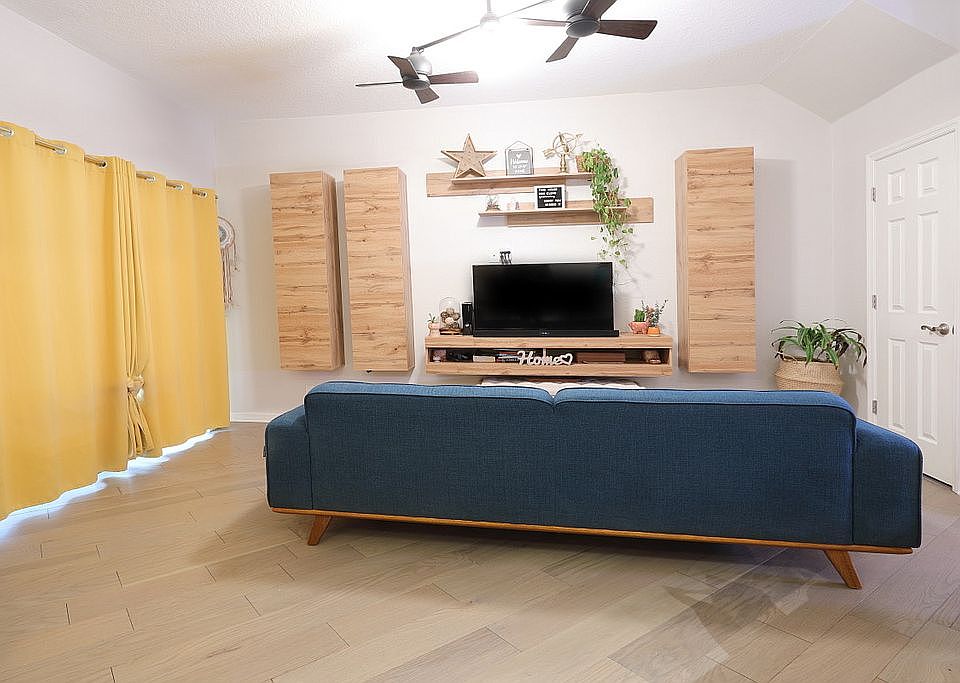 1st image of 684 Vallance Way NE