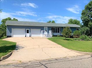 305 8th St SW, Wadena, MN 56482