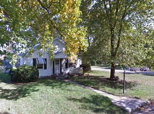 1 Oakland Ct, Bloomington, IL 61701