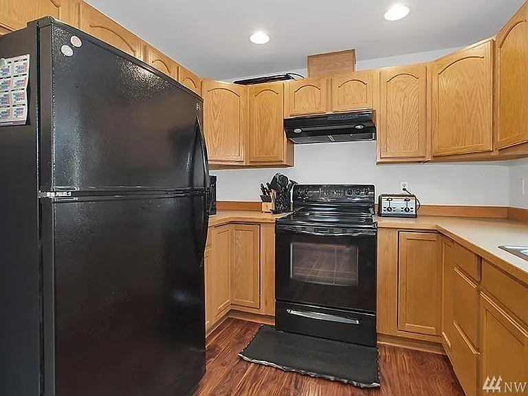 2409 Prospect Ave NE — Photo 6