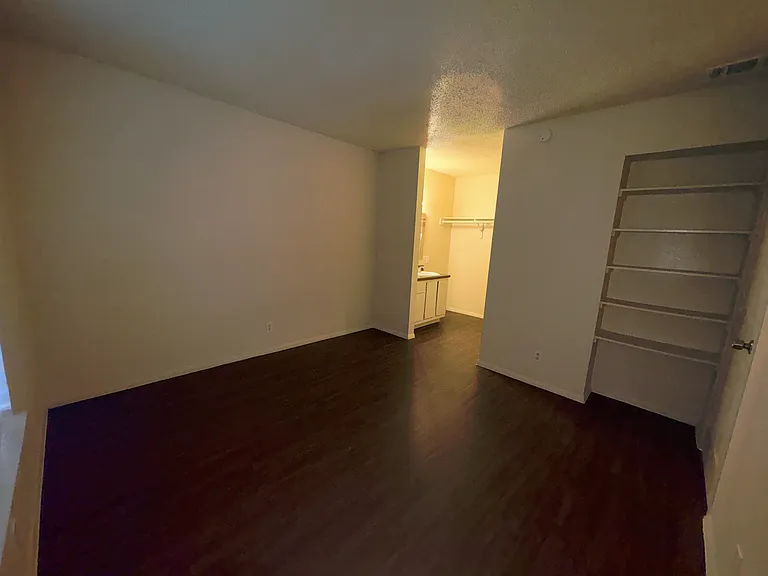 Banyan Tree Apartments — Photo 11