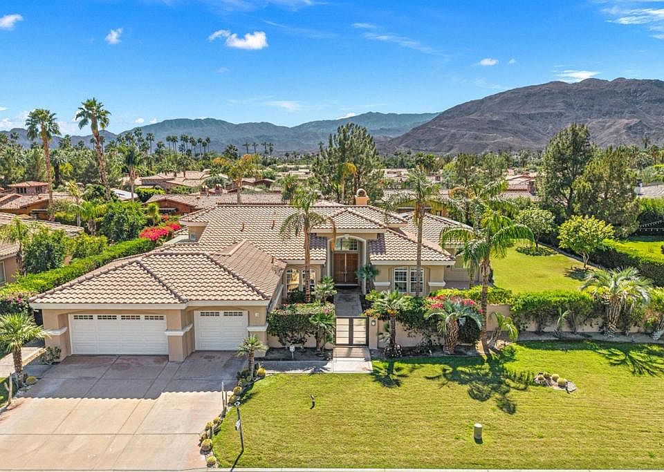 1st image of 14 Collegiate Cir