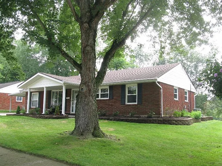 403 Martha Dr photo 1