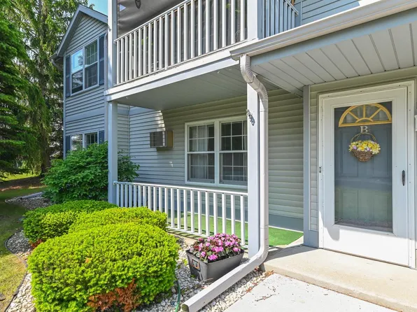 724 Worthington COURT #B, West Bend, WI 53090