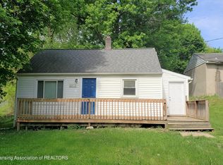 2919 N Cedar St, Lansing, MI 48906