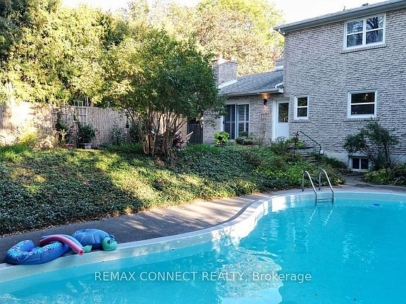5th image of 26 Averdon Cres