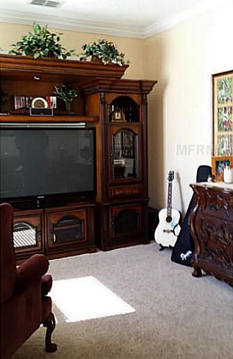 1st image of 900 Carlyle Ln