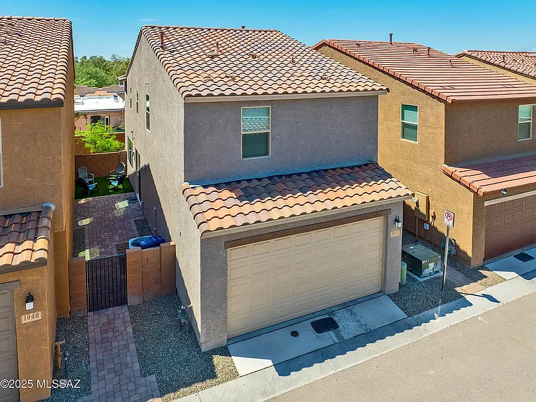 1032 E Descent St — Photo 6