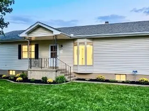 1232 N Tucker St, Nevada, MO 64772