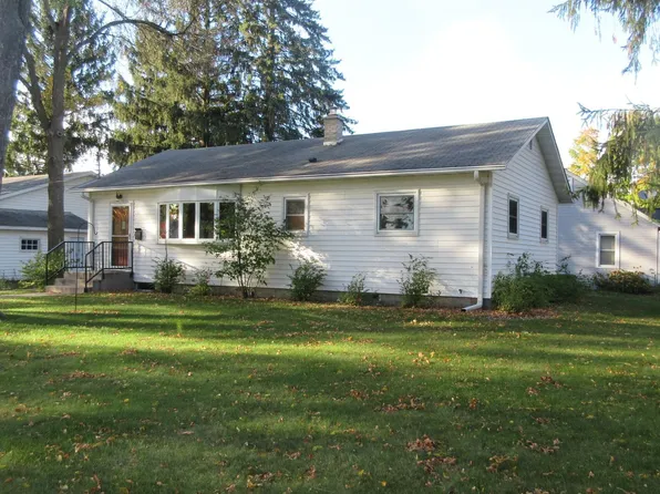 121 Cherry Ave, Menomonie, WI 54751