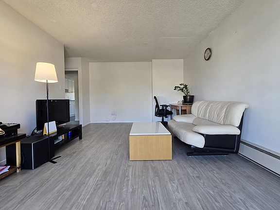 3rd image of 1909 Salton Rd #129