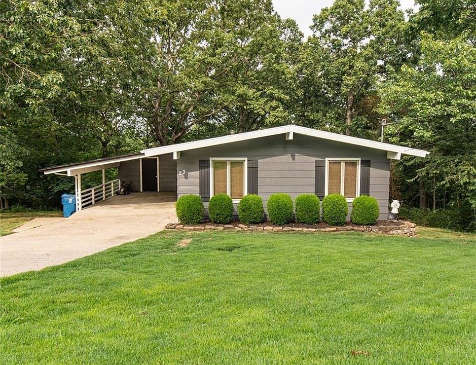 1st image of 23 Chelsea Ln