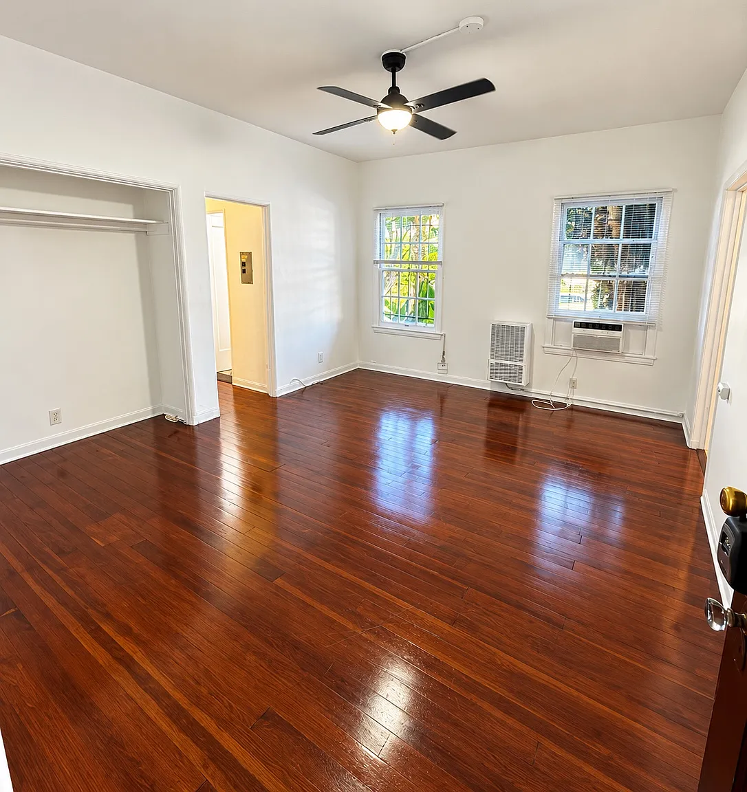 Studio, 625 sqft, $1,750 — Photo 3