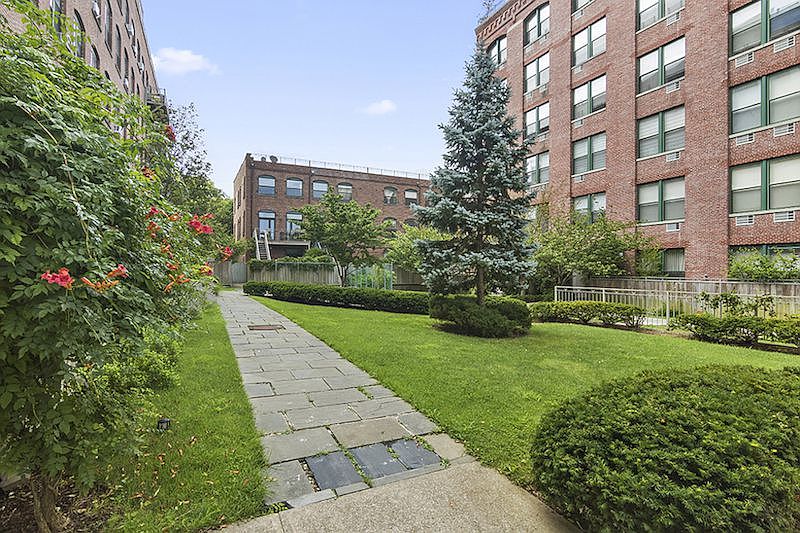 1st image of 444 12th St APT 3B