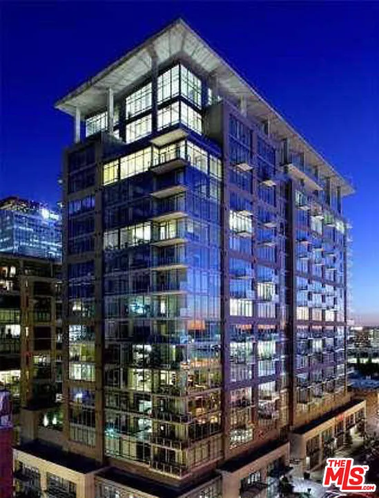 1 bed, 1.0 bath, 930 sqft, $3,050 — Photo 3