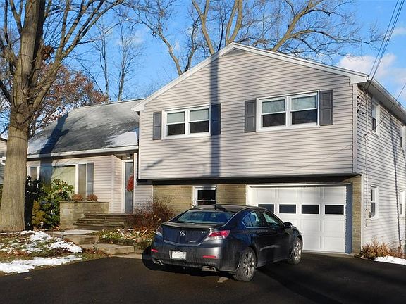 2nd image of 404 Kathleen Dr