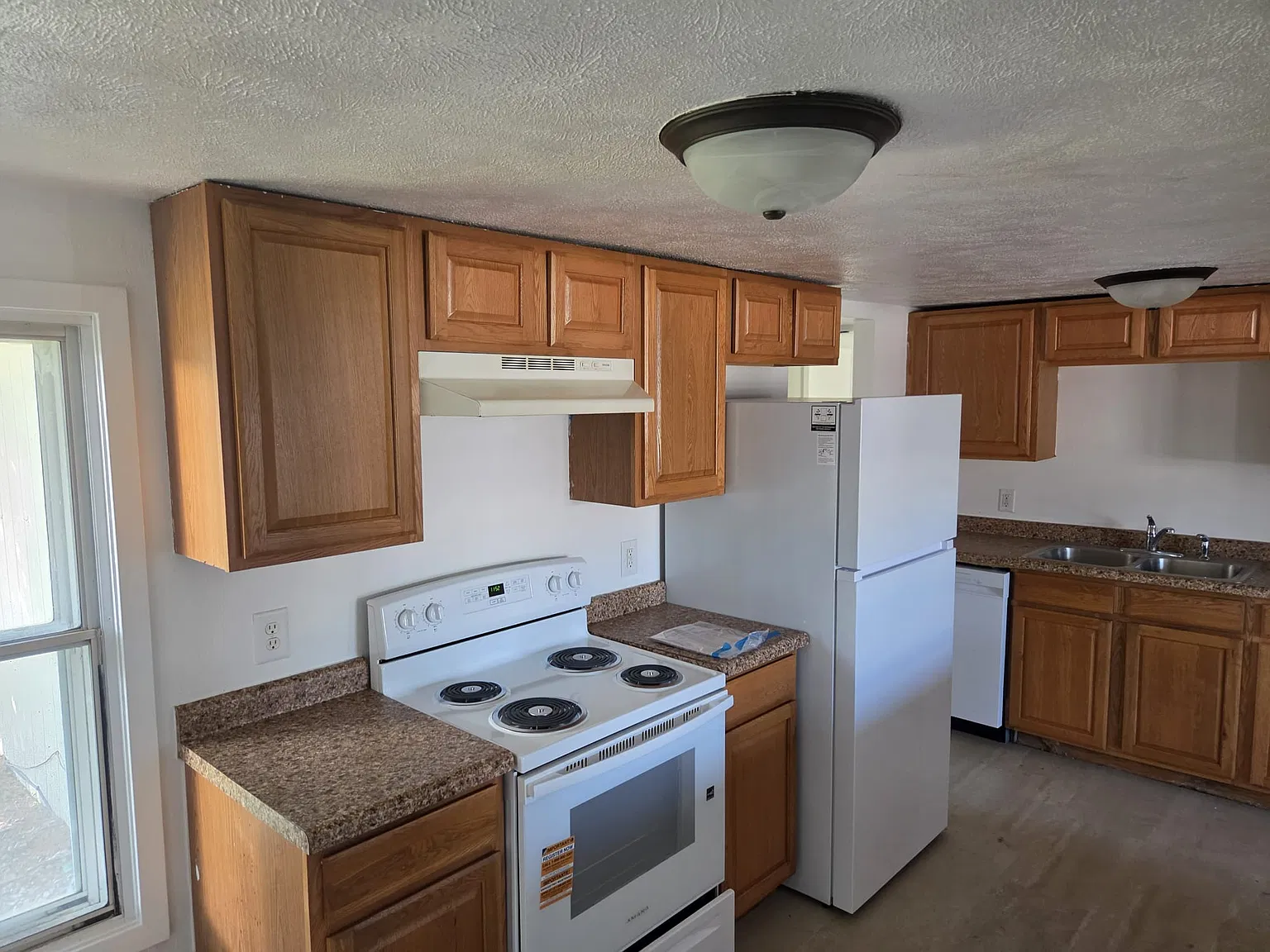 3 bed, 900 sqft, $1,600 — Photo 2