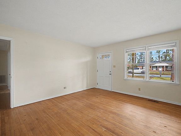 3rd image of 2620 Pine Valley Rd