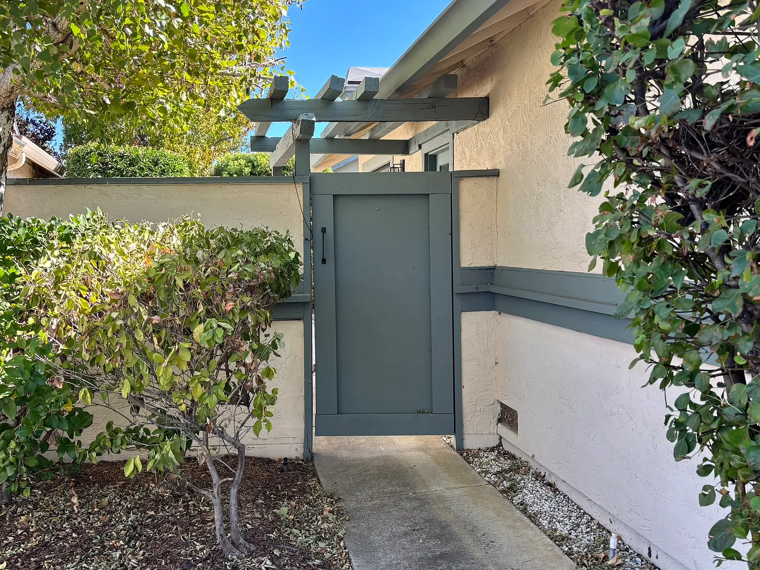 4 bed, 1445 sqft, $3,700 — Photo 2