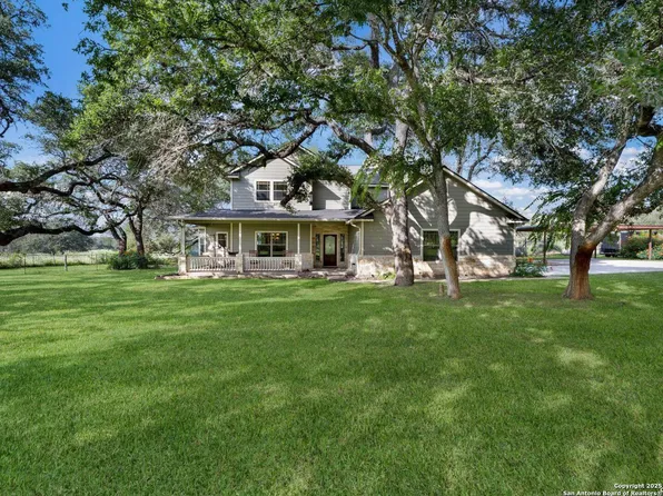 205 Whispering Oaks, Adkins, TX 78101