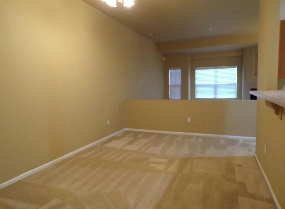 3 bed, 1713 sqft, $2,050 — Photo 4