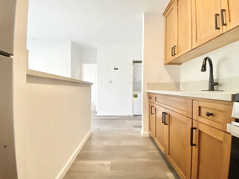 1240 S Bronson Ave #9 — Photo 2