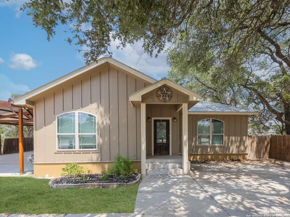 104 Viewpoint, Poteet, TX 78065